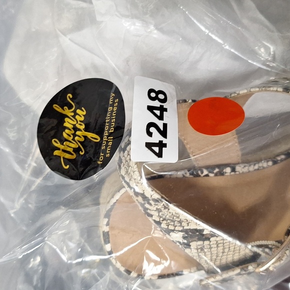 Lane Bryant Cream Black Snakeskin Mobwife Retro Strappy Platform Wedges Size 7W - Picture 15 of 15